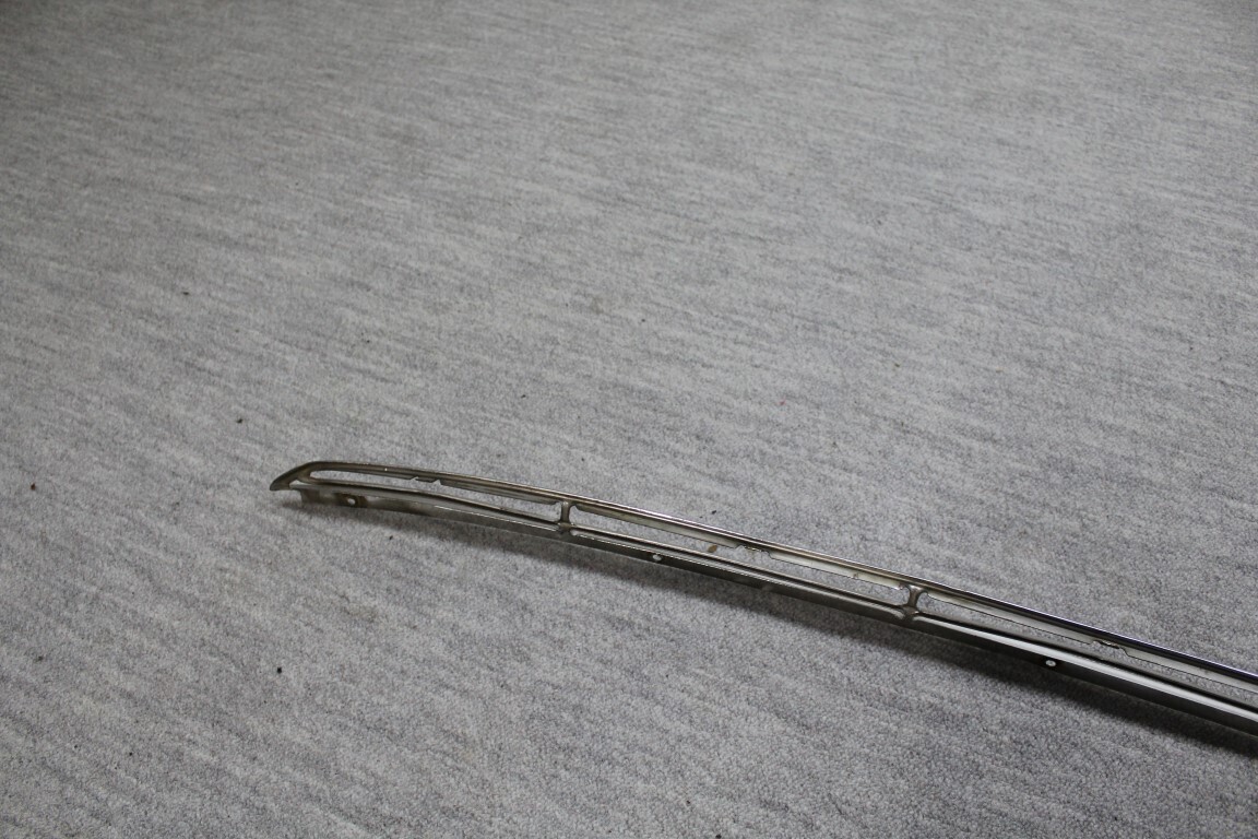 Sierlijst lucht inlaat interieur W108 / 109 Sierlijst lucht inlaat interieur W108 / 109