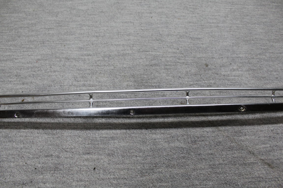 Sierlijst lucht inlaat interieur W108 / 109 Sierlijst lucht inlaat interieur W108 / 109