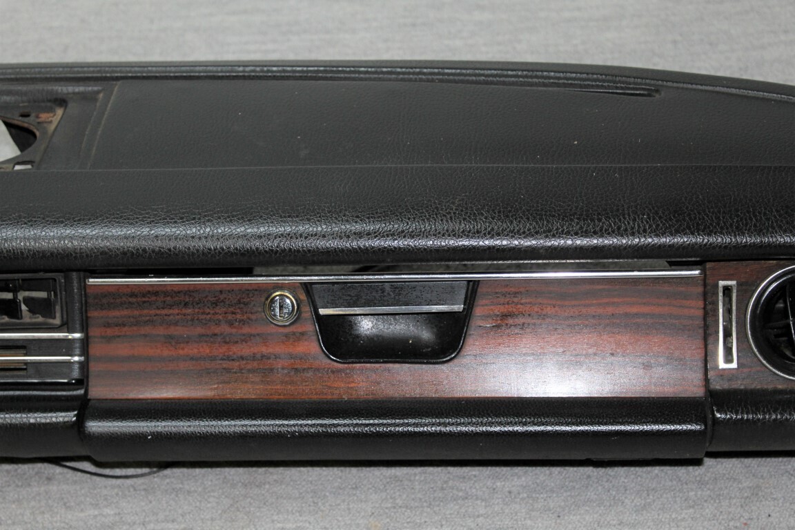 Dashboard W114 Coupe