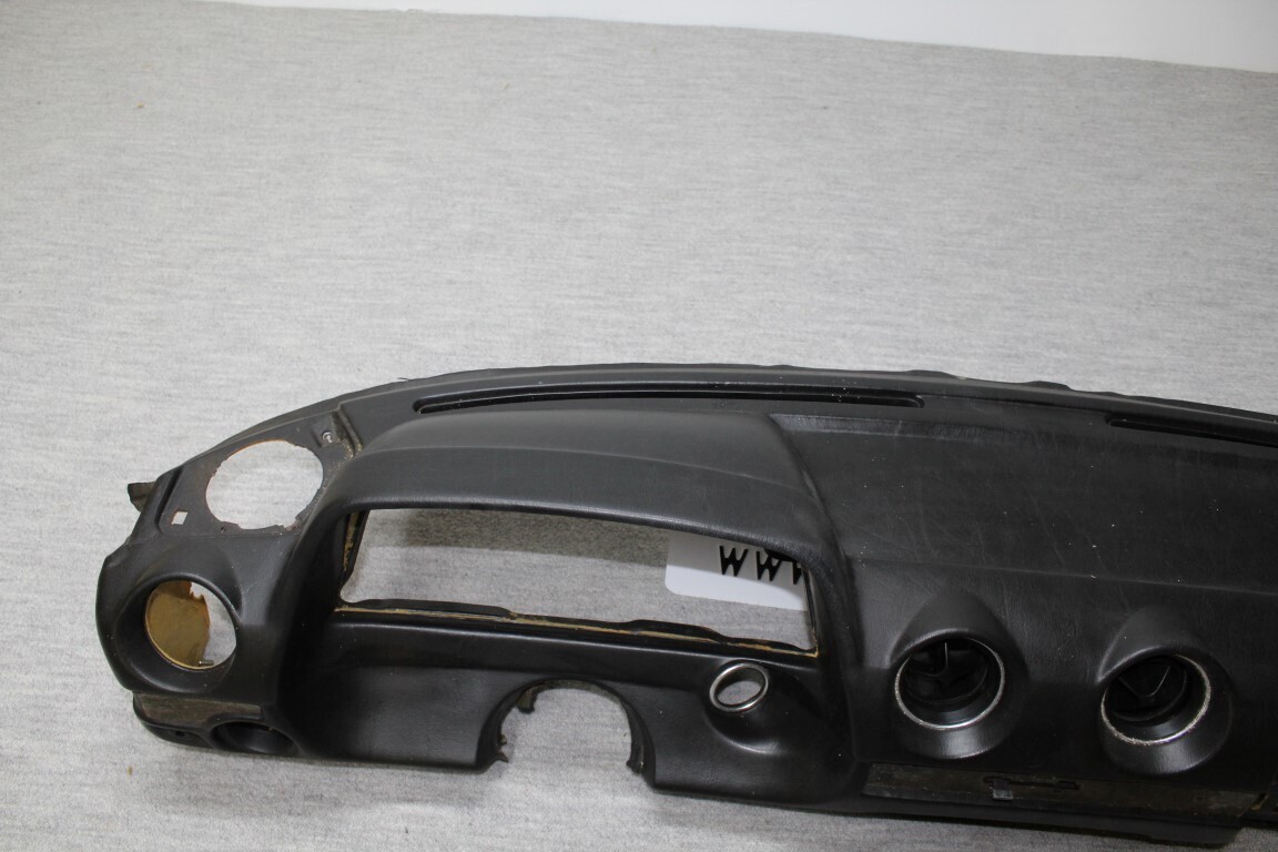 Coupe dashboard  W123