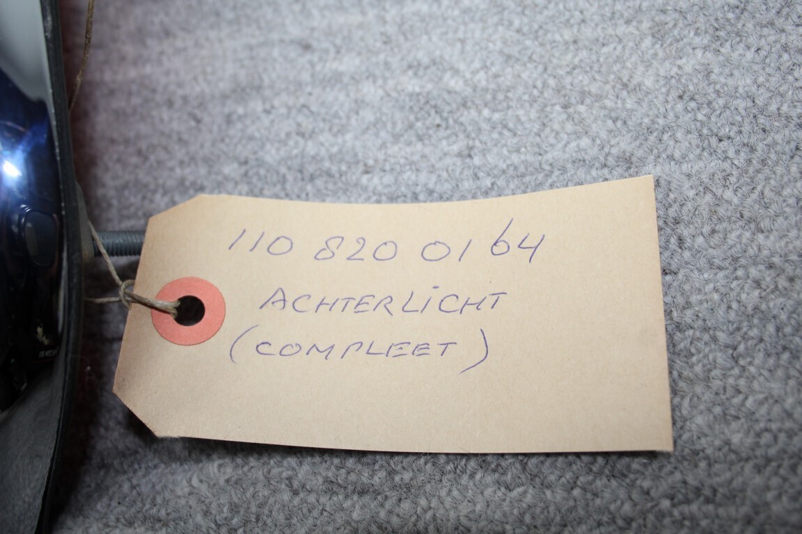 Achterlicht compleet W 110 links (nieuw)
