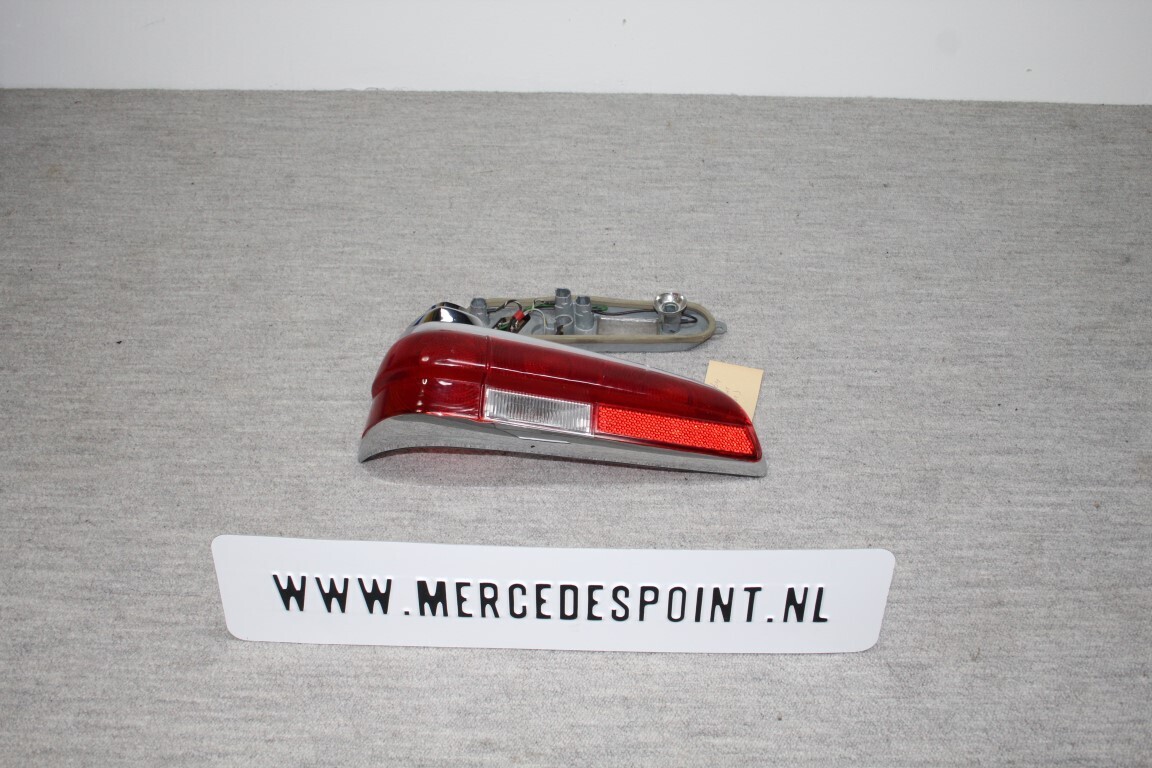 Achterlicht compleet W 110 links (nieuw)