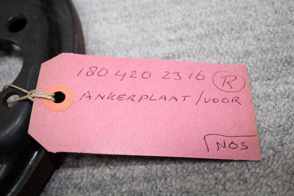 Ankerplaat rechtsvoor