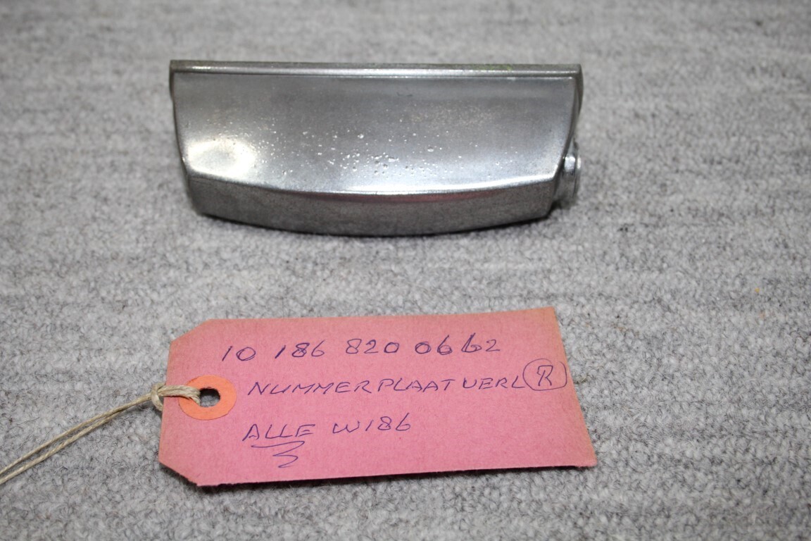 Nummerplaat verlichting rechts