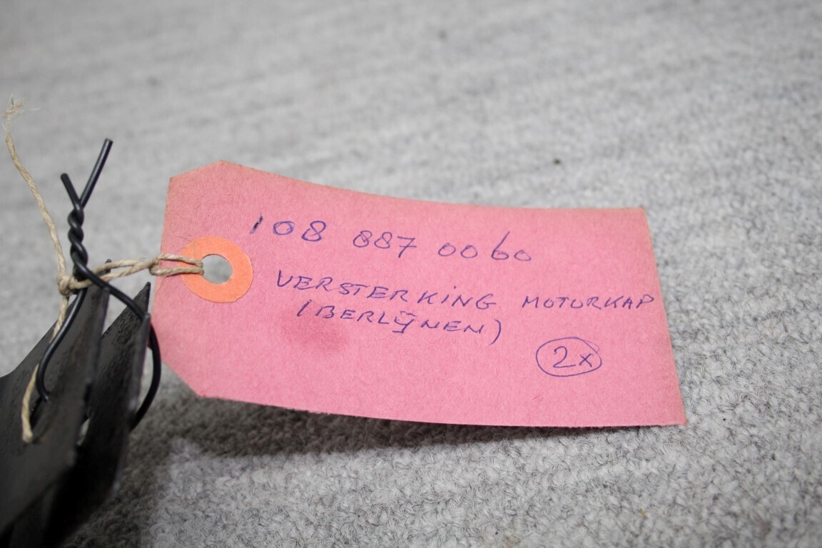 Versterking motorkap