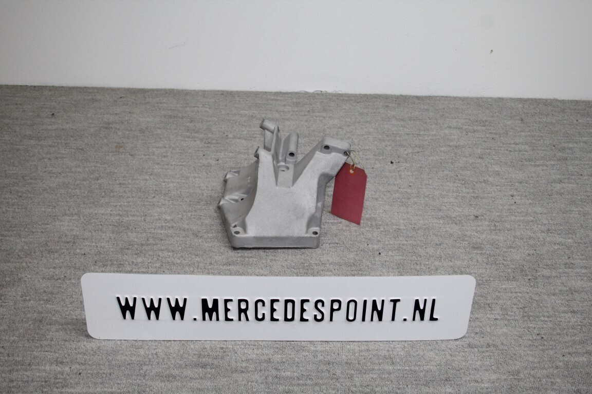 Stuurpomp support W126 Stuurpomp support W126