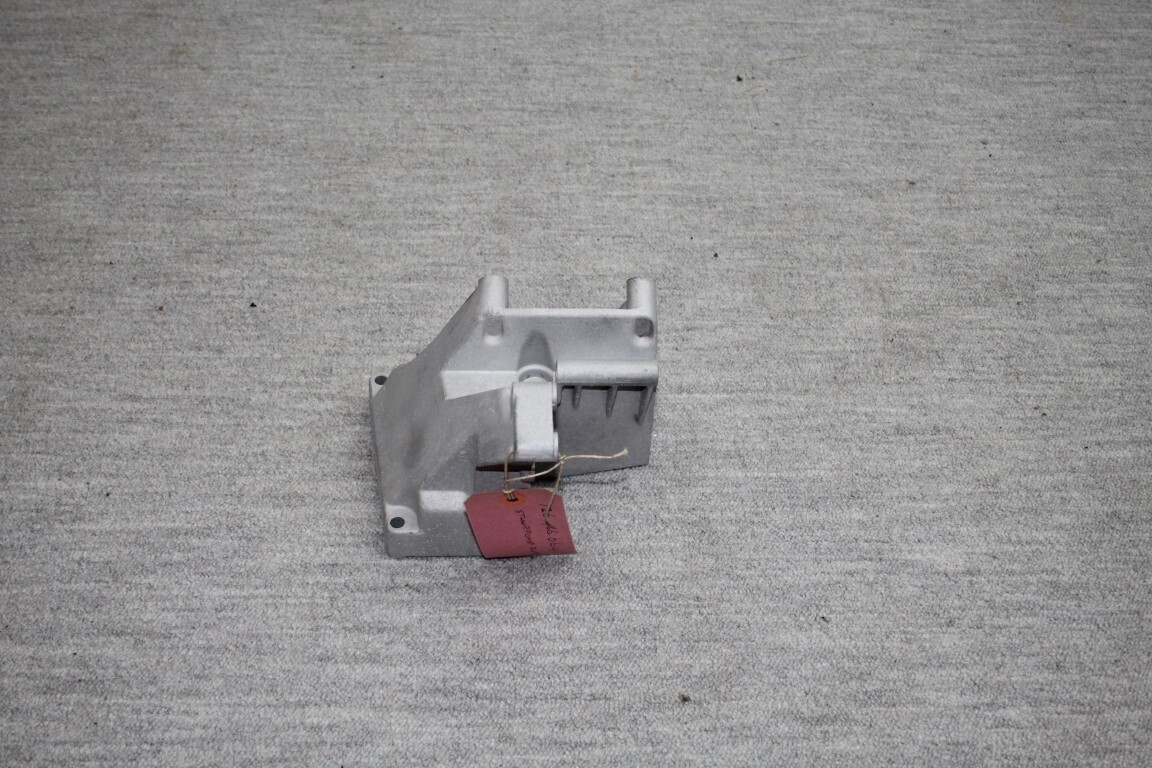 Stuurpomp support W126 Stuurpomp support W126