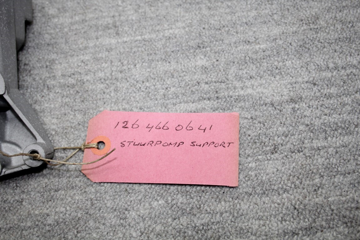 Stuurpomp support W126 Stuurpomp support W126