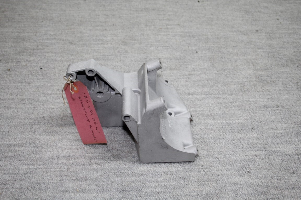 Stuurpomp support W126 Stuurpomp support W126