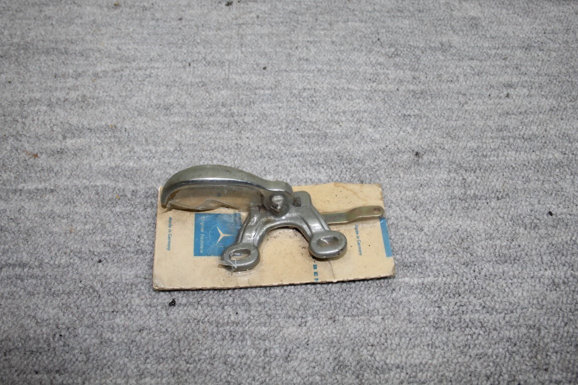 Deurontgrendeling rechts