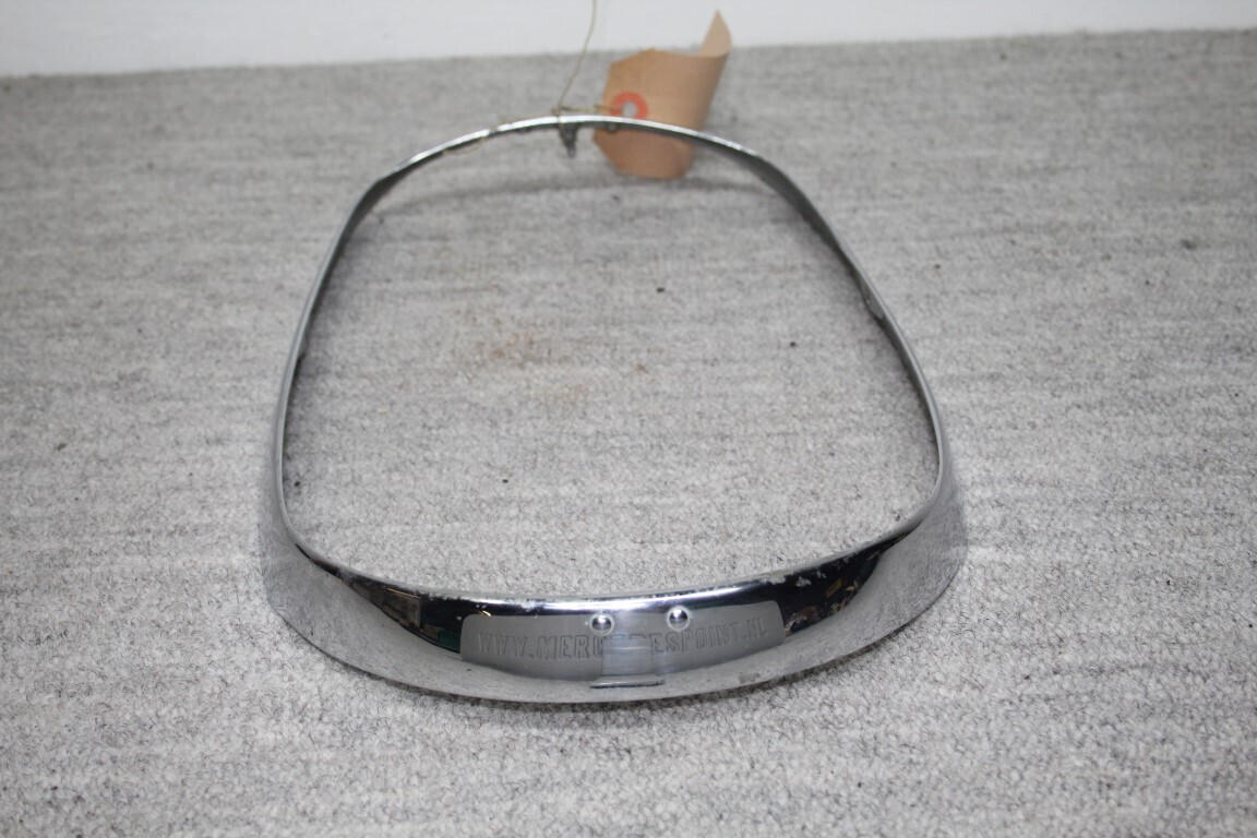Chromelijst koplamp (origineel) Chromelijst koplamp (origineel)