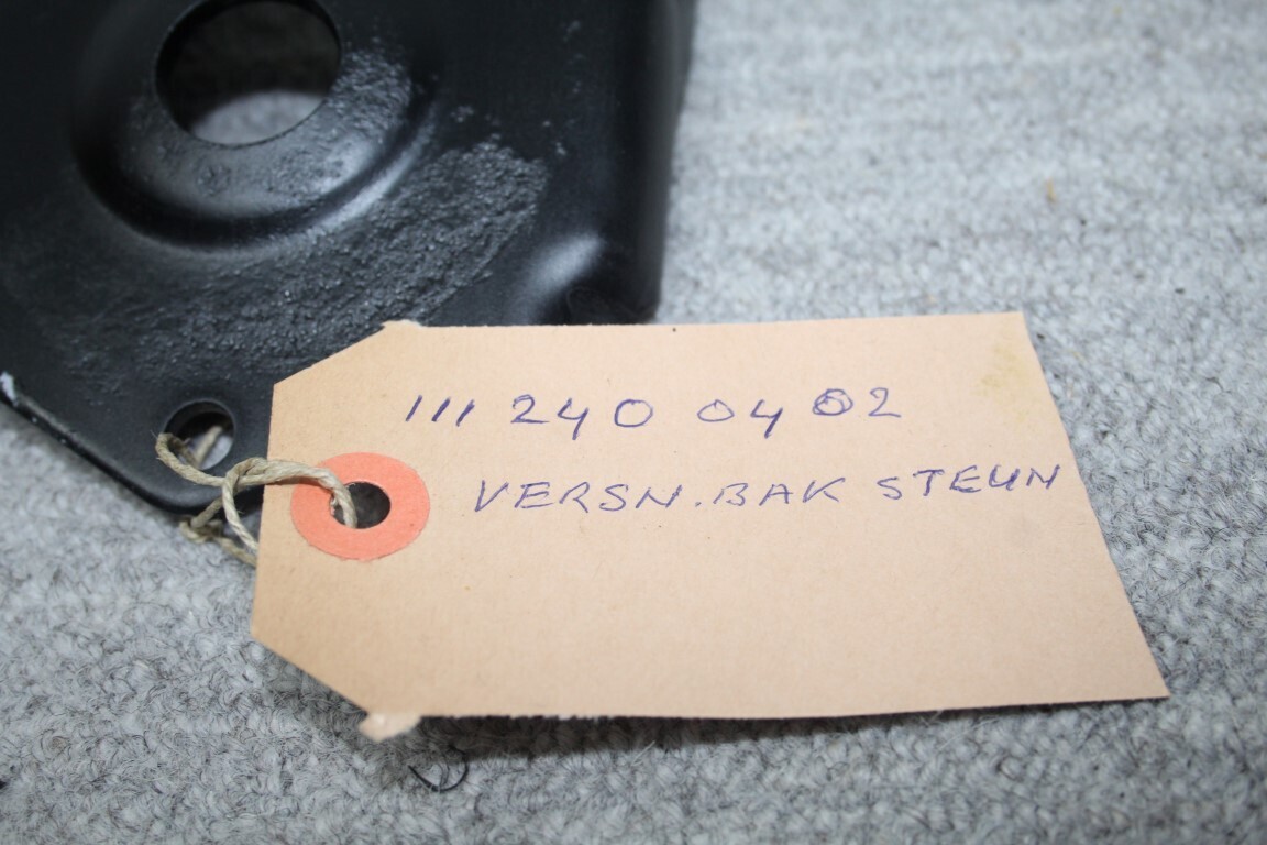 Versnellingsbaksteun