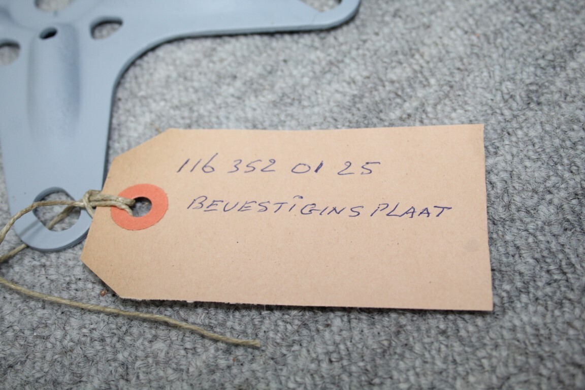 Bevestigingsplaat achteras Bevestigingsplaat achteras