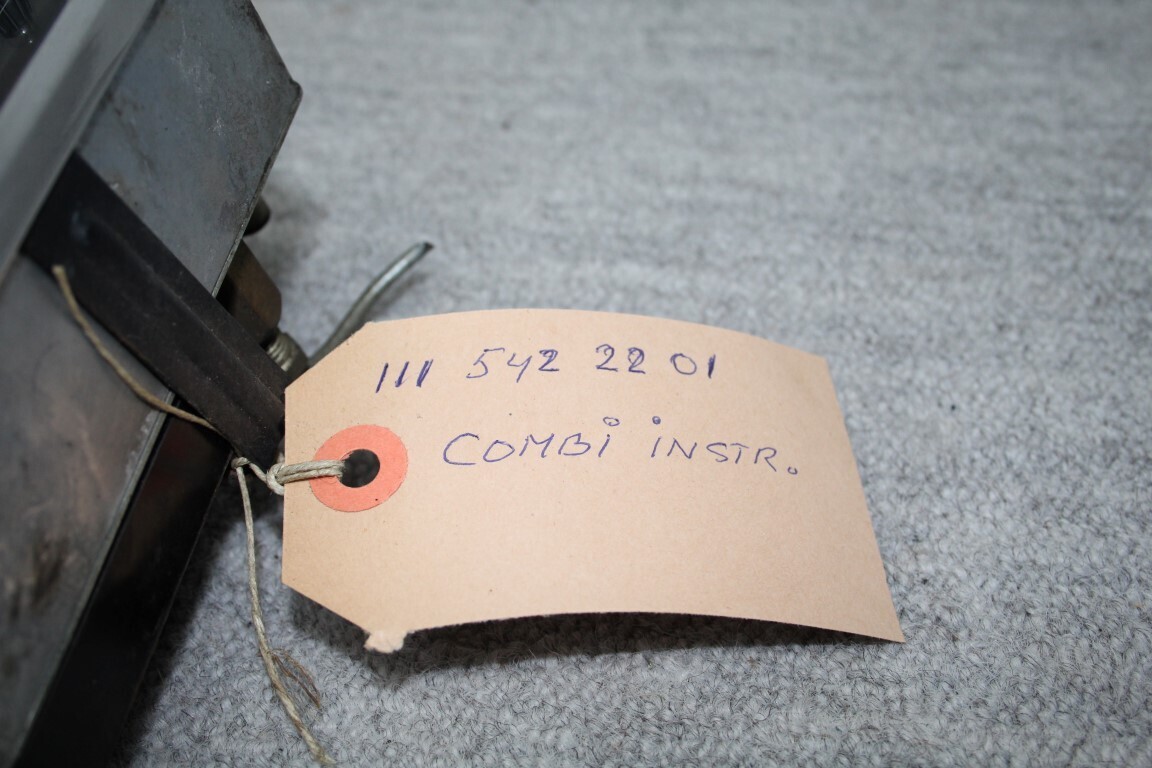 Combi instrument Combi instrument