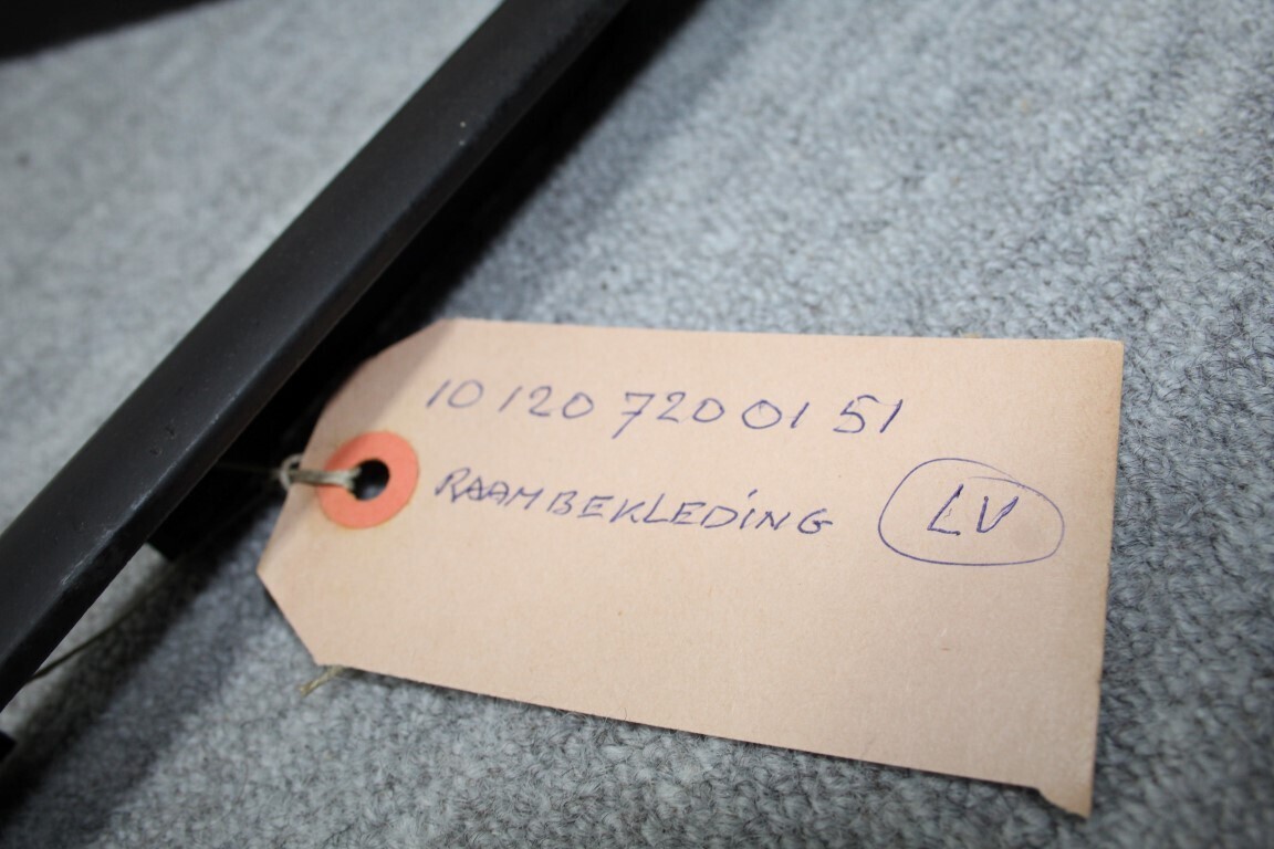 Raambekleding linksvoor