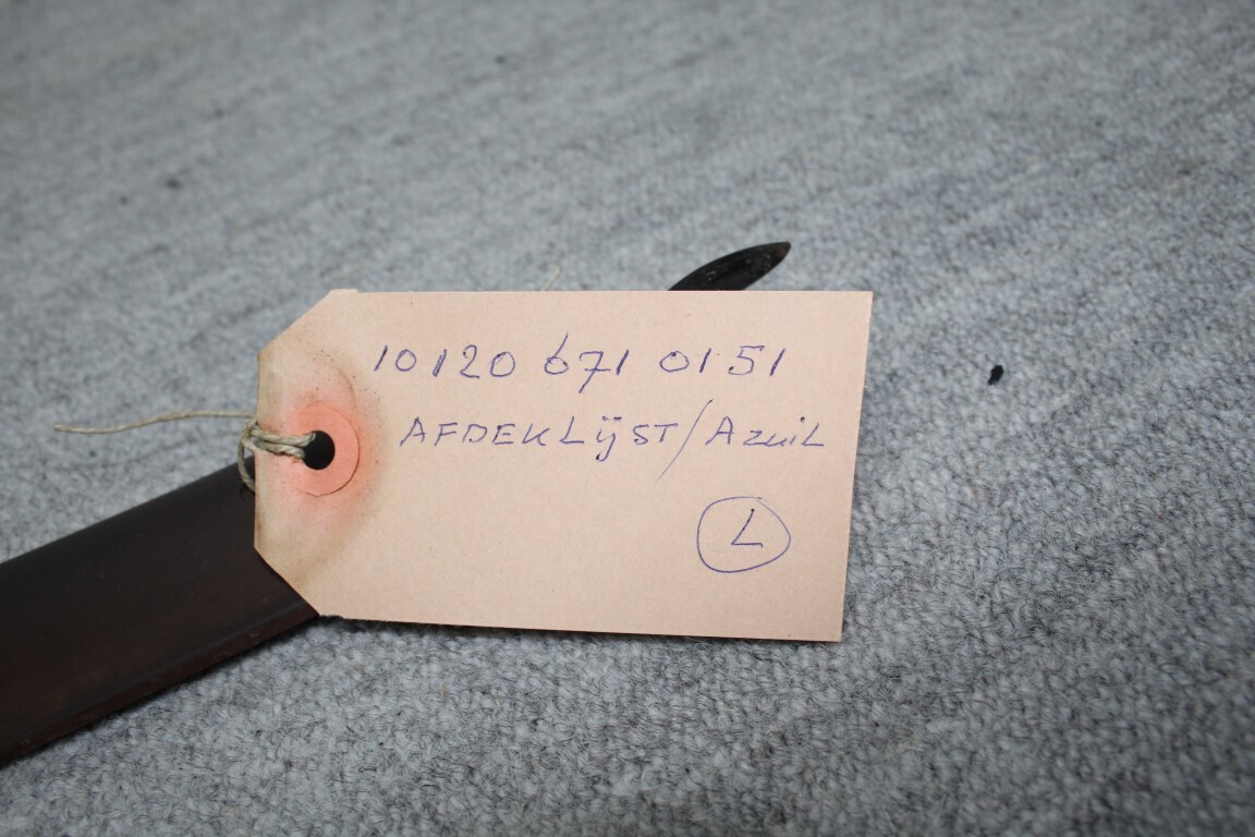 Afdeklijst A zuil links