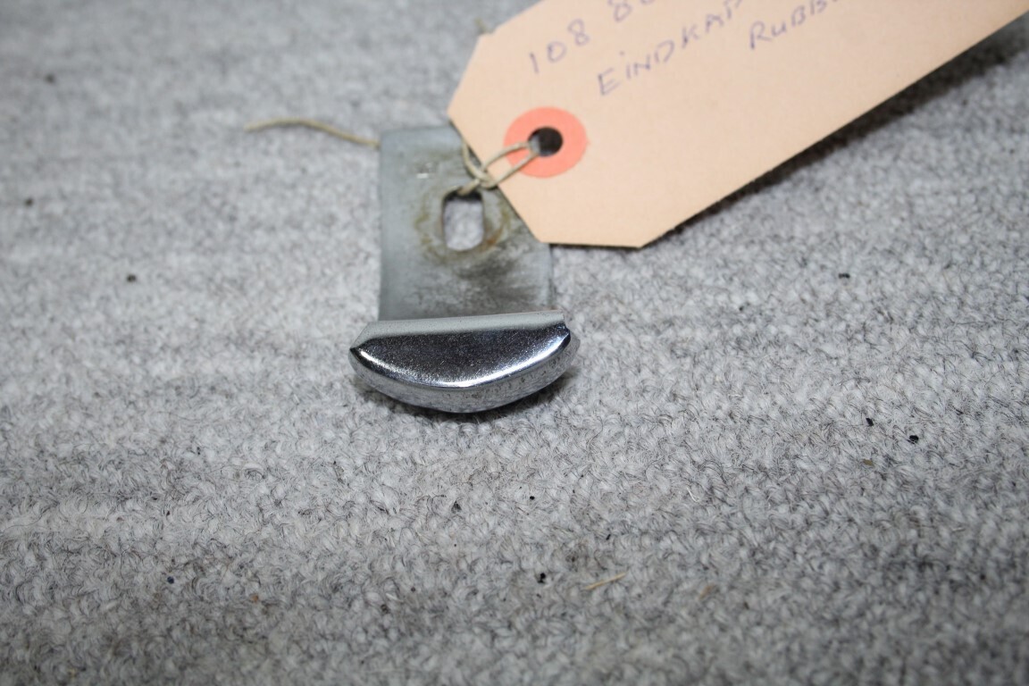 Eindkap voorbumper rubber rechts