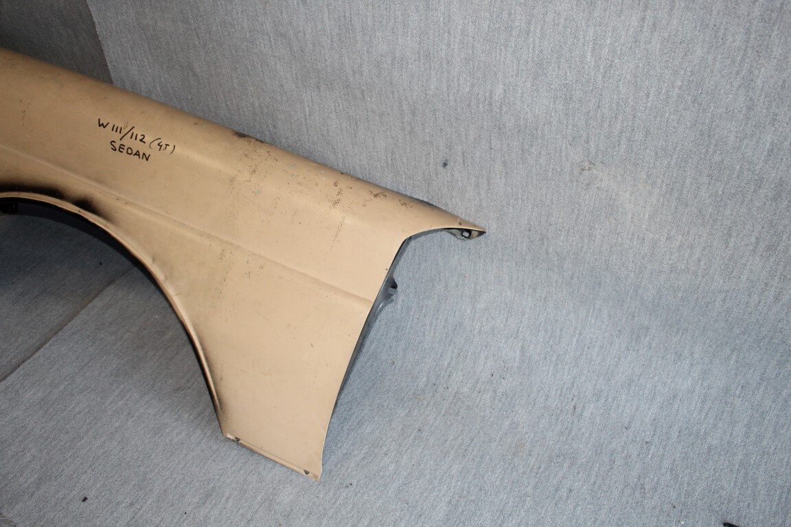 Voorscherm links sedan