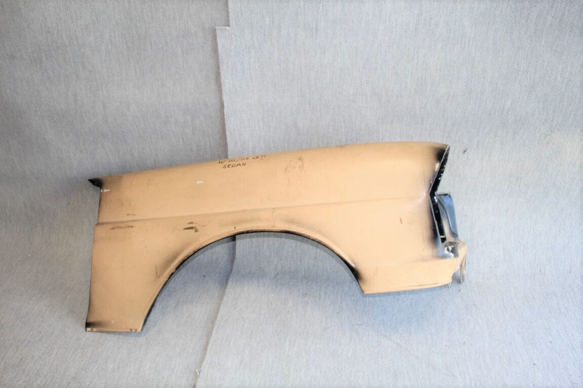 Voorscherm rechts sedan