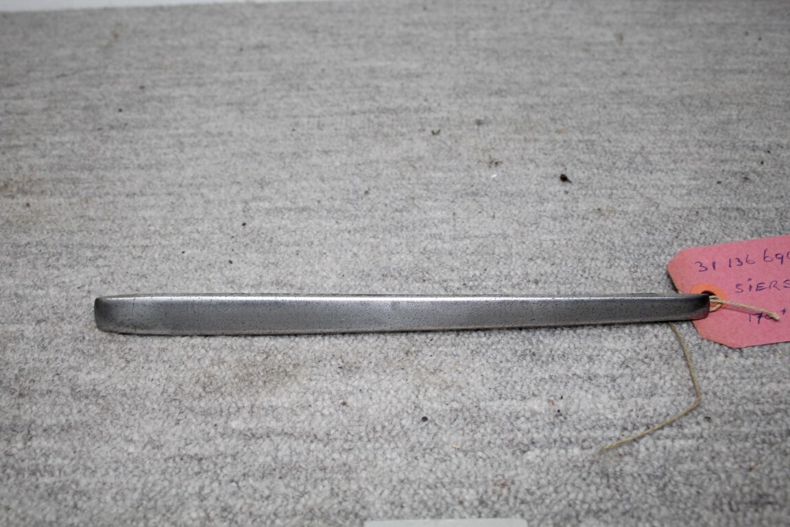 Sierstrip achter cabriolet