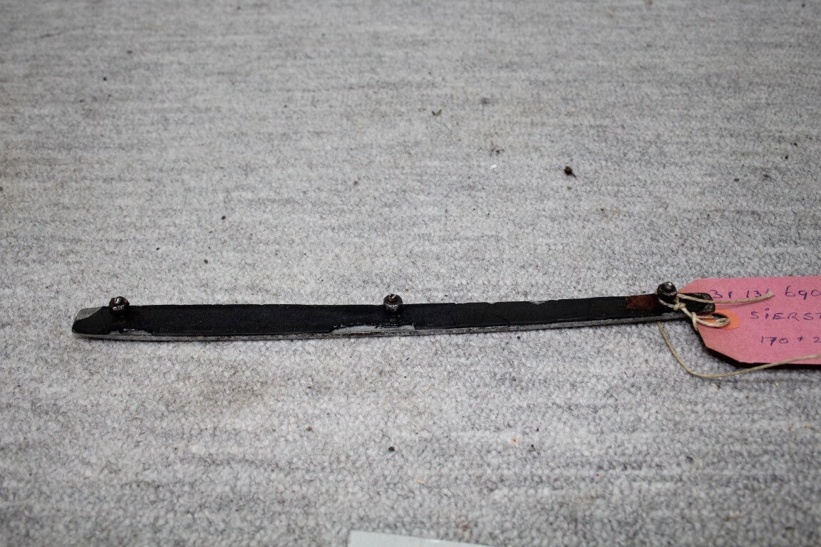 Sierstrip achter cabriolet