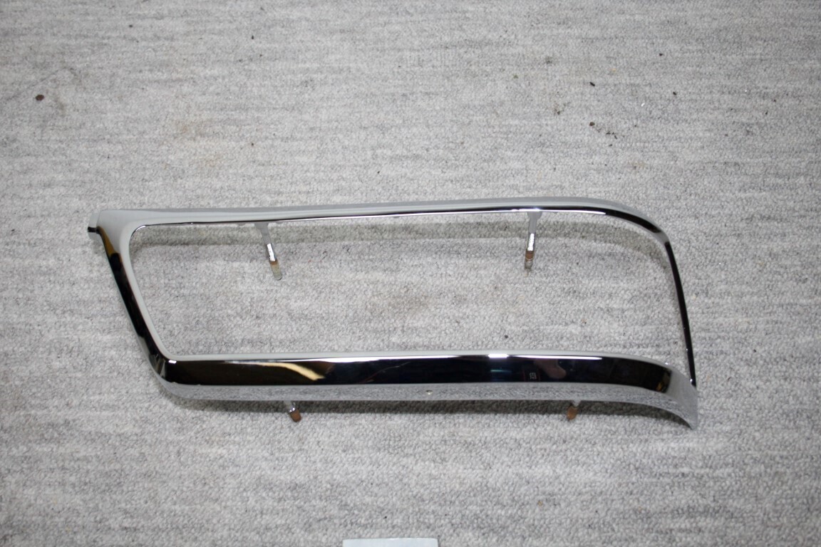 Achterlichtframe rechts nieuw Achterlichtframe rechts nieuw