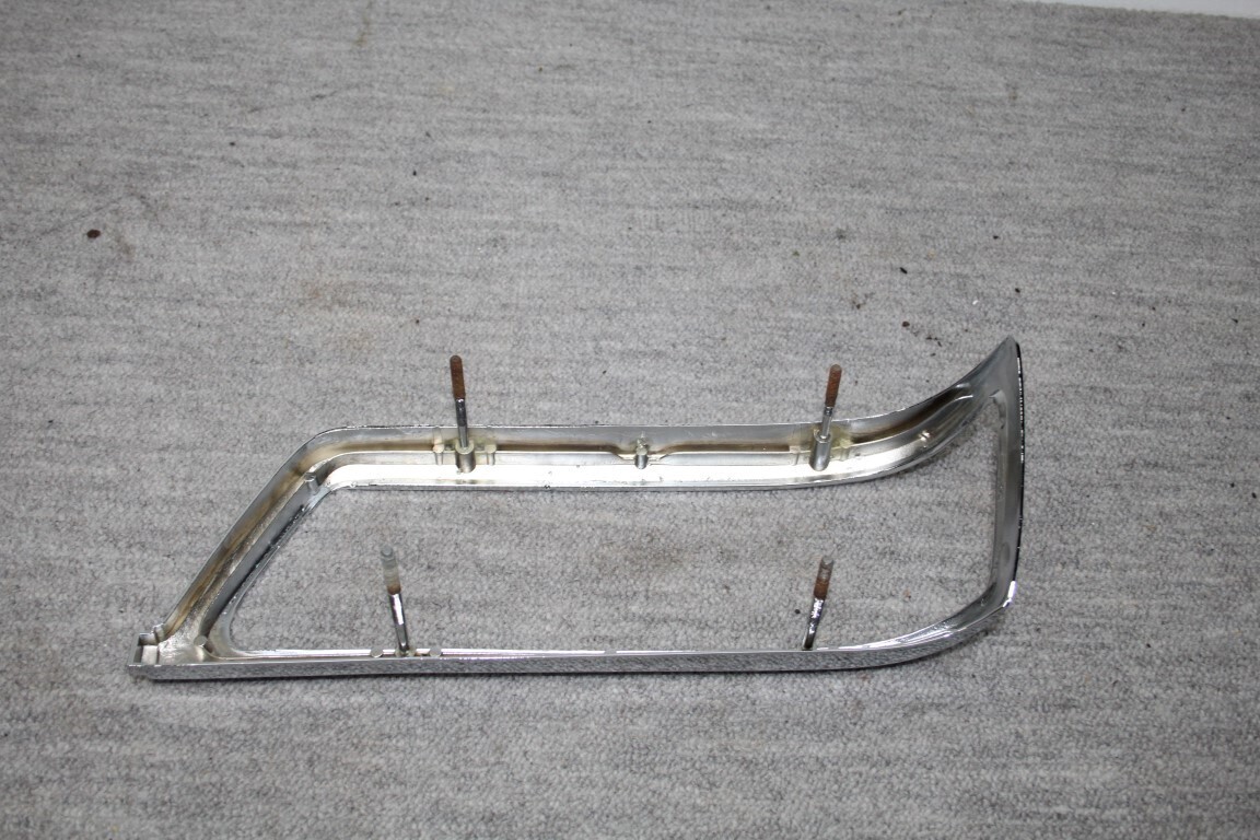Achterlichtframe rechts nieuw Achterlichtframe rechts nieuw