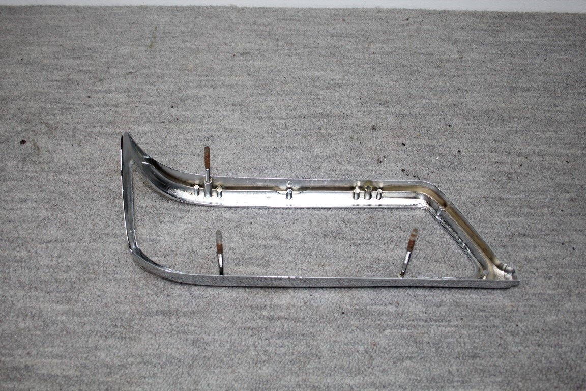 Achterlichtframe links nieuw Achterlichtframe links nieuw