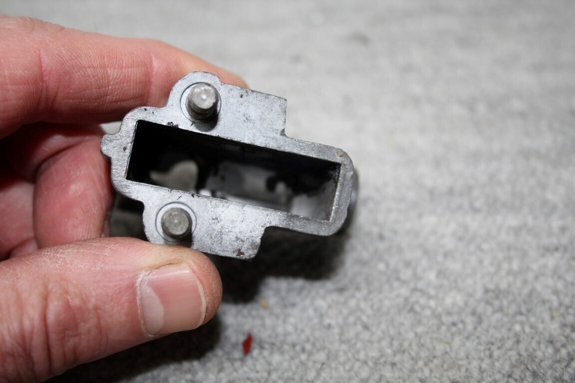 Geleidekast handremkabel links Geleidekast handremkabel links