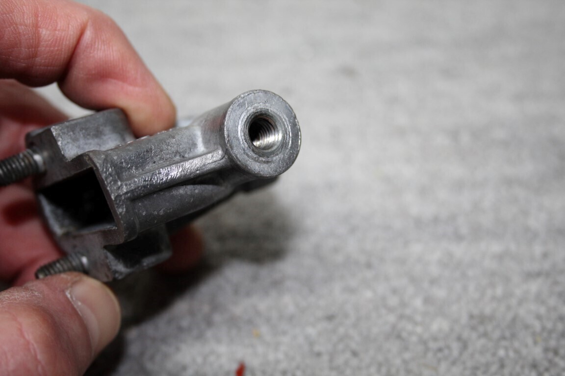 Geleidekast handremkabel links Geleidekast handremkabel links
