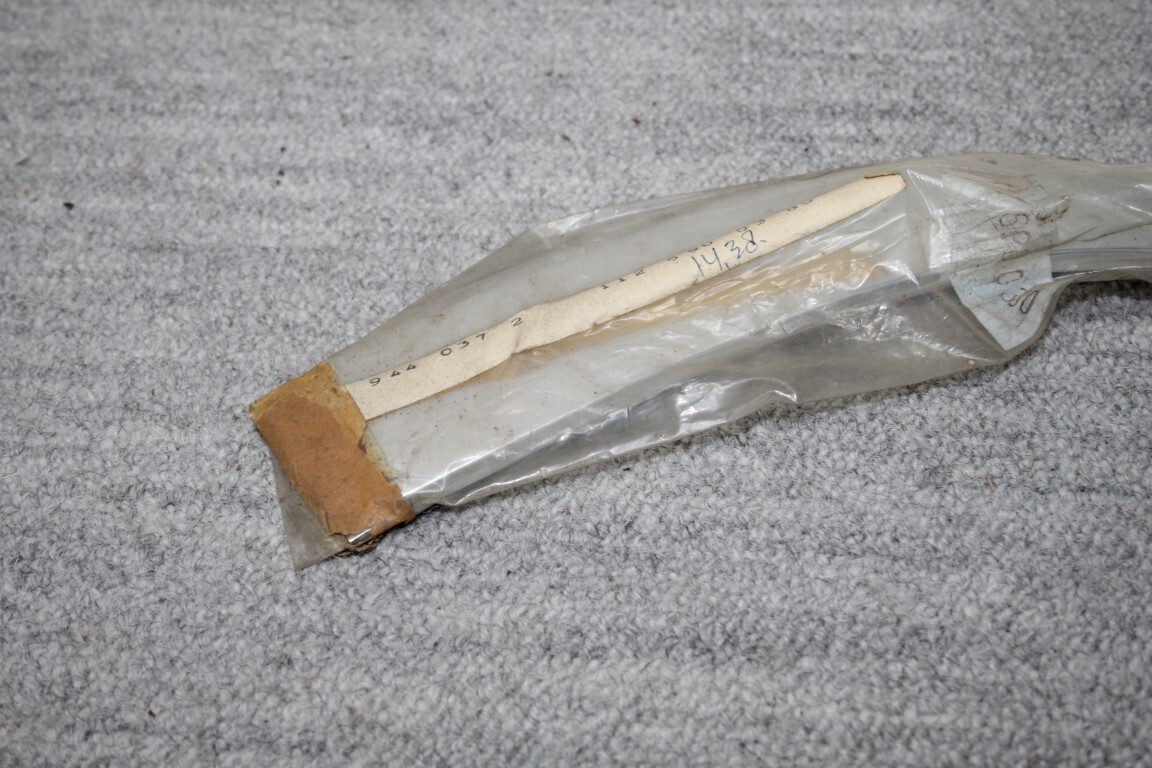 Sierstrip achter scherm links