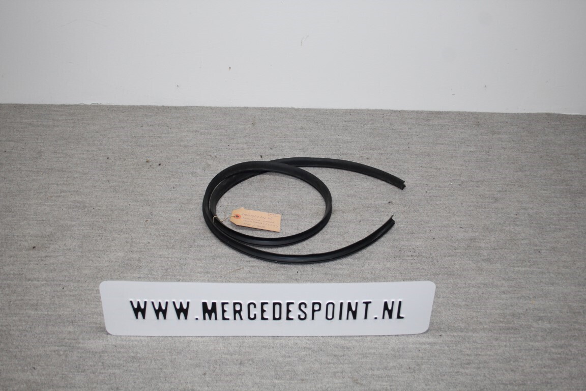 Afdichting onder voorruit Afdichting onder voorruit