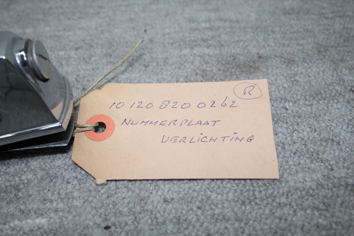 Nummerplaat verlichting rechts