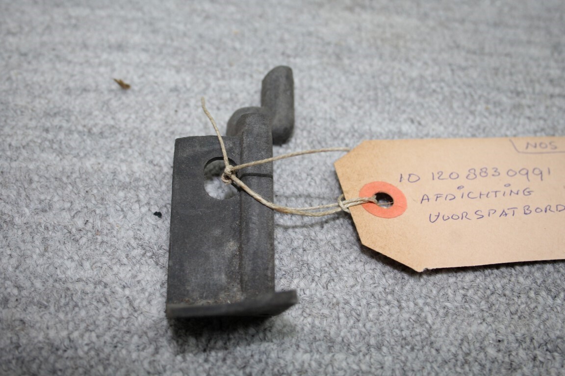 Afdichting voorspatbord links