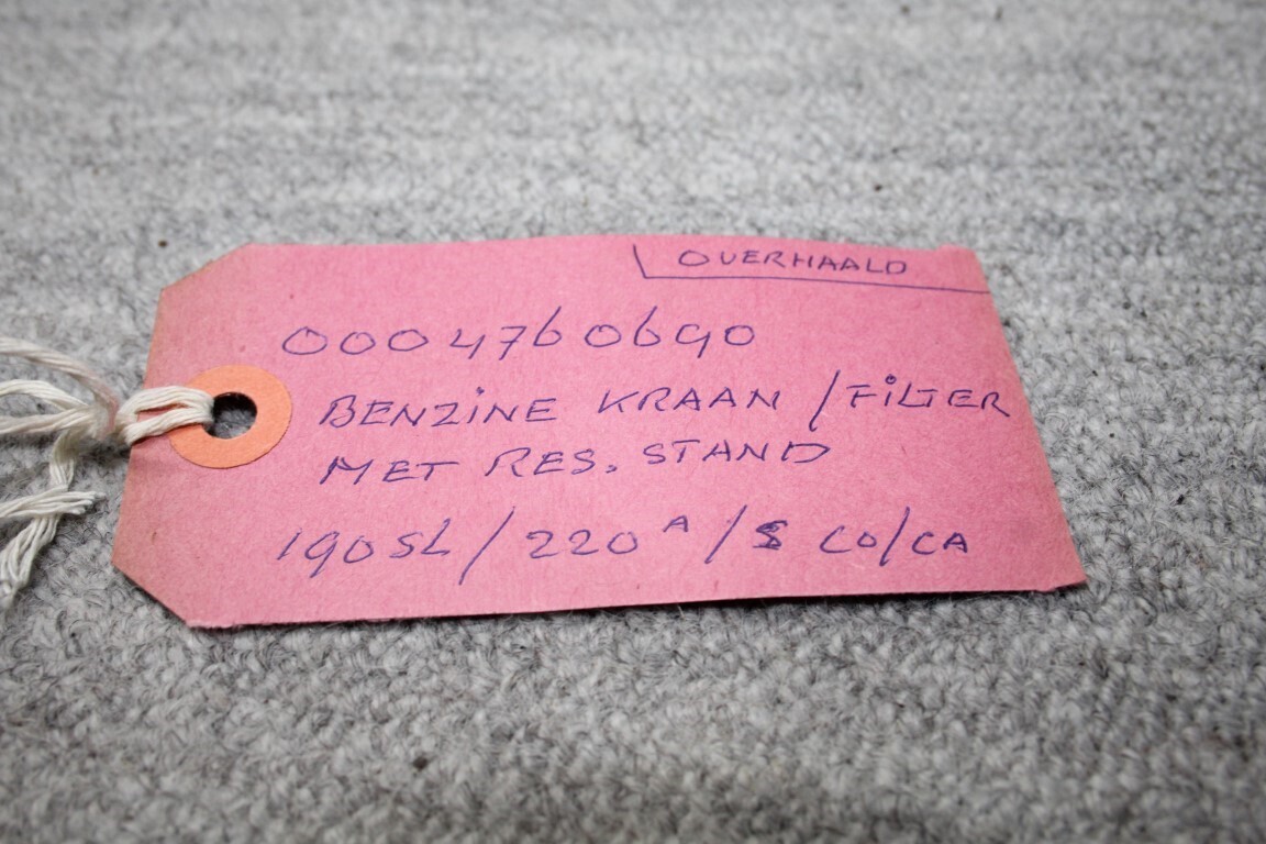 Benzinekraan met reserve stand