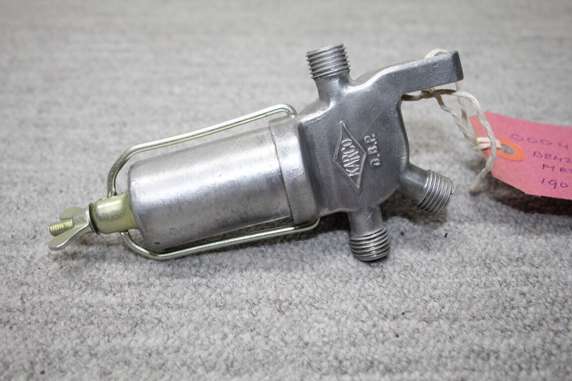 Benzinekraan met reserve stand