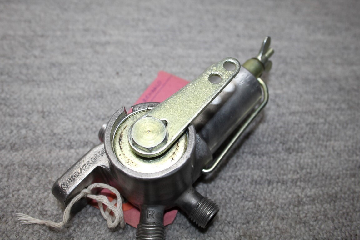 Benzinekraan met reserve stand