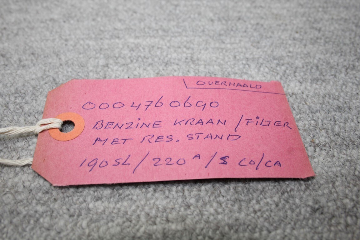 Benzinekraan met reserve stand