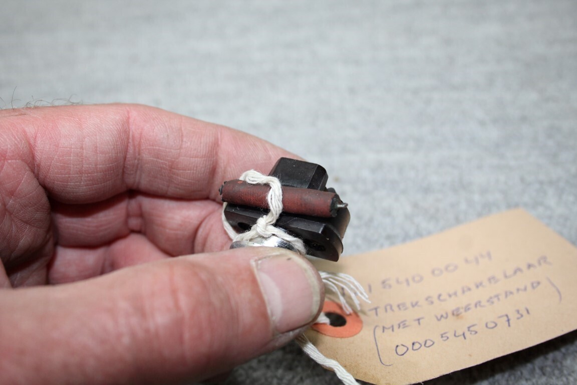 Trekschakelaar met weerstand Trekschakelaar met weerstand