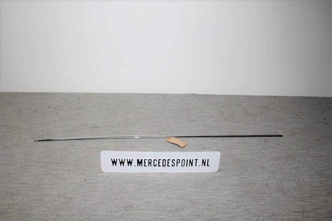 Sierlijst voorscherm links