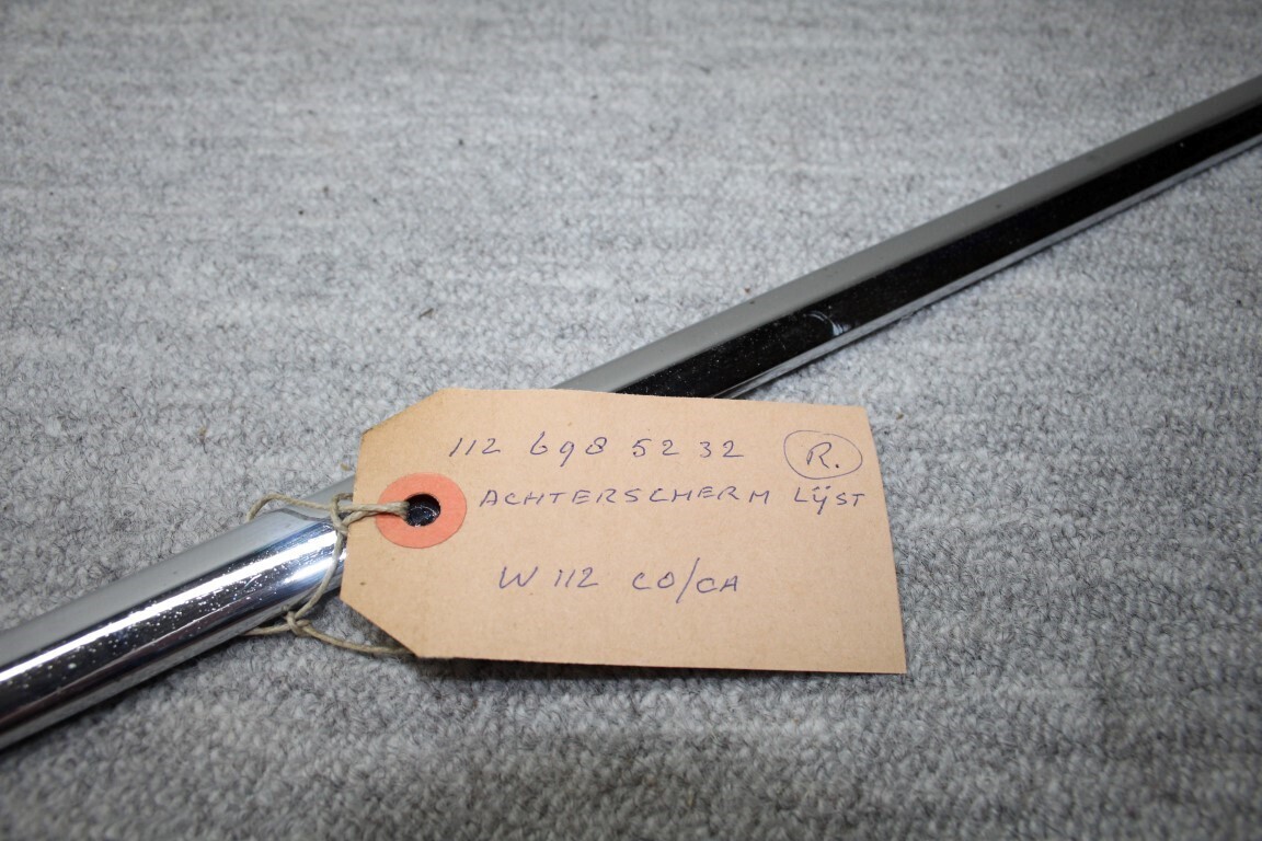 Sierlijst achterscherm rechts