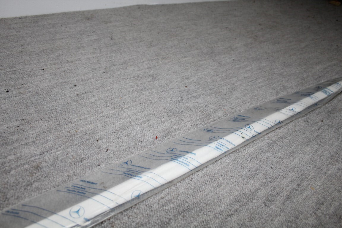 Sierstrip dorpel links