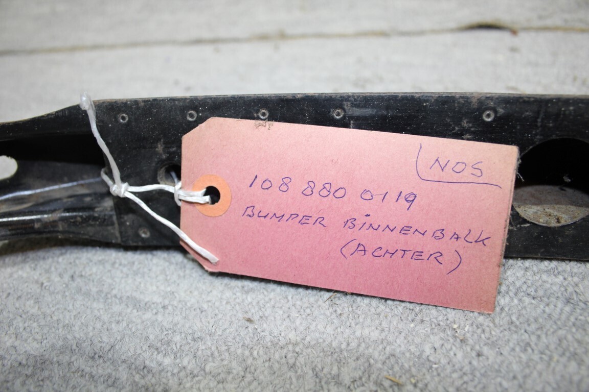 Bumperbalk binnen achterzijde