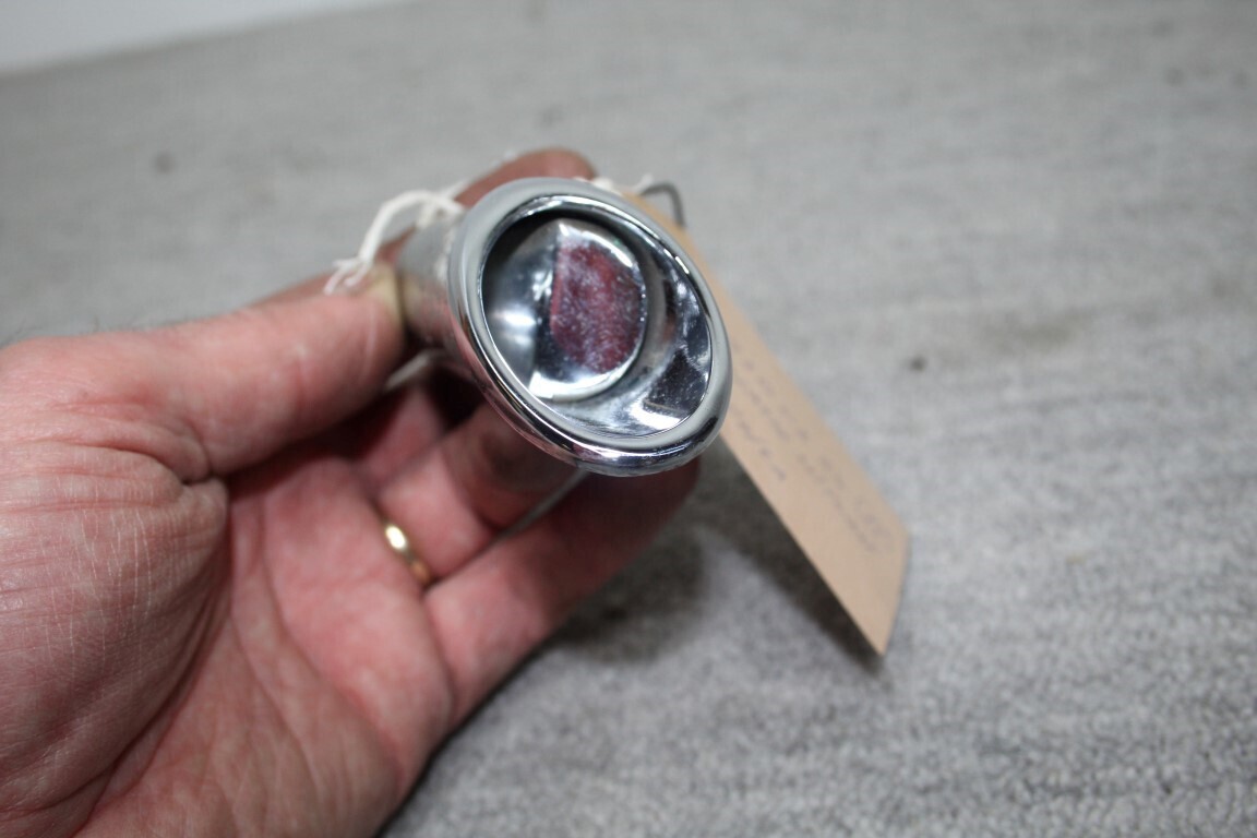 Ventilatie uitlaat rechts Ventilatie uitlaat rechts