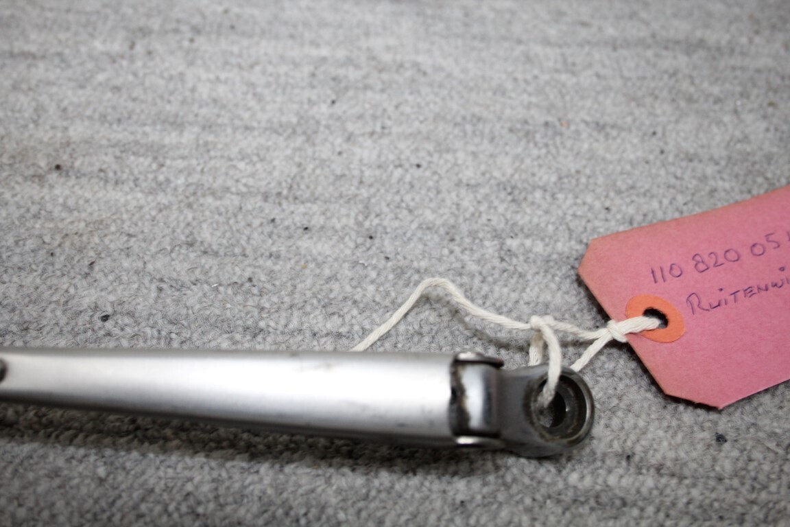 Ruitenwisser arm L