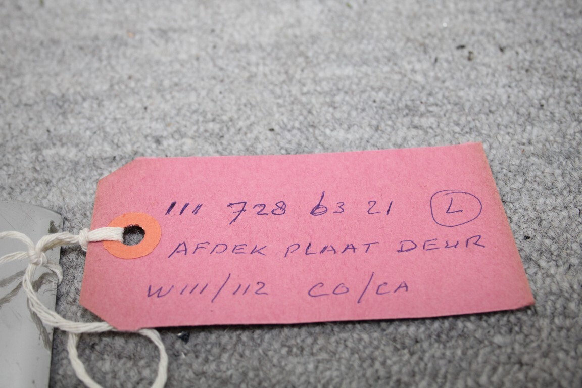 Afdekplaat deur L (onder) Afdekplaat deur L (onder)