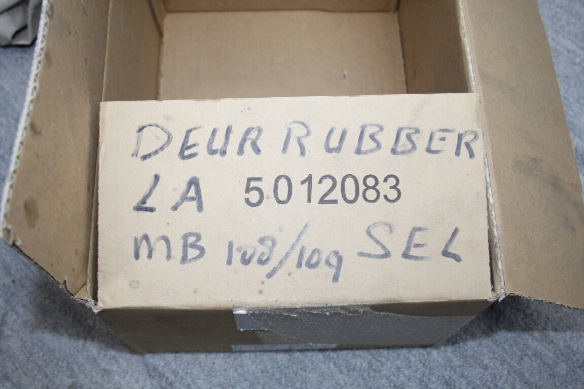 Deur rubber LA