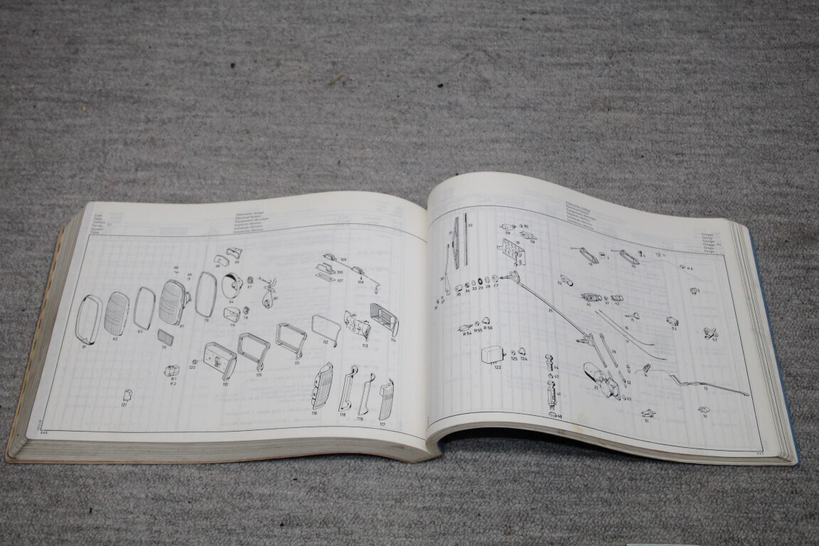 Parts catalogus W114