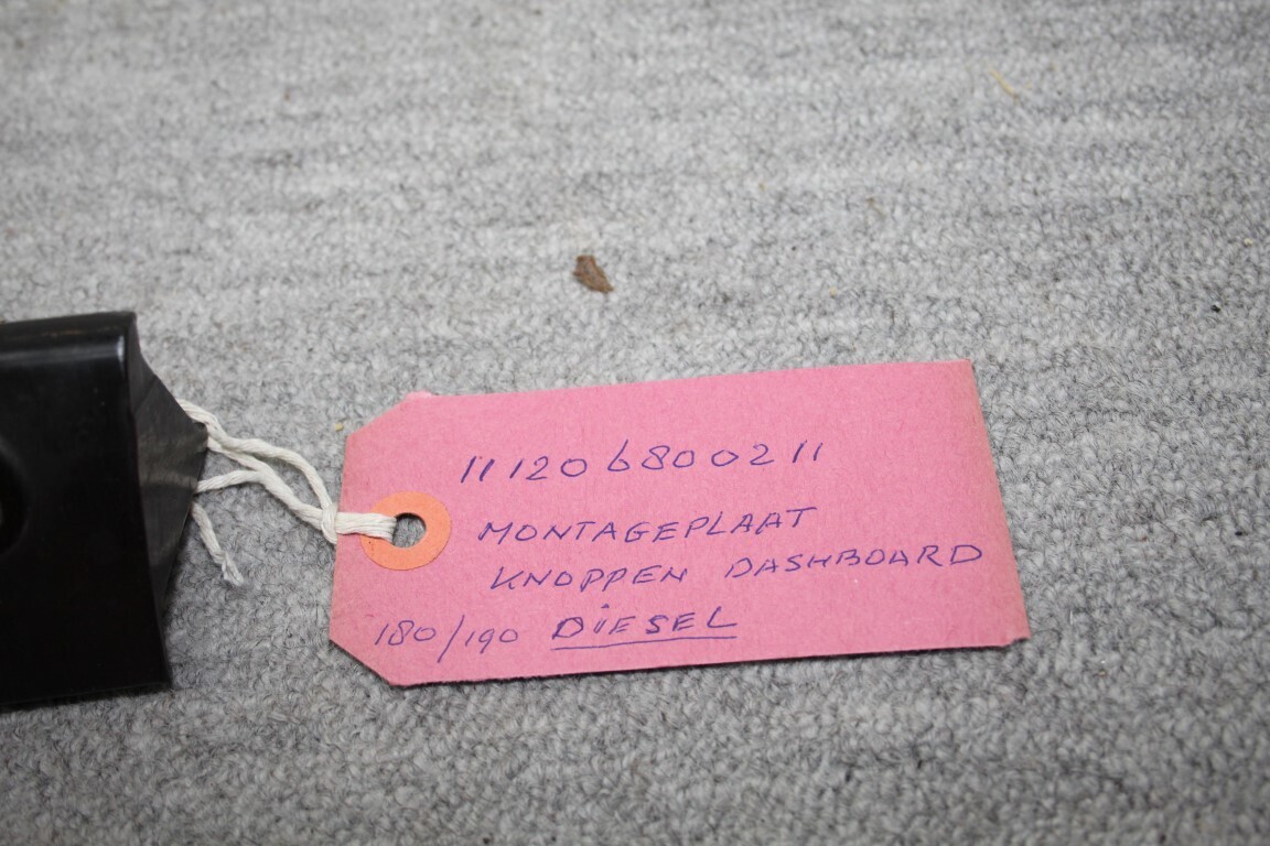 Montageplaat knoppen dashboard