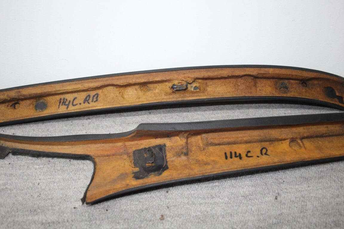 Lijsten set voorruit W114 Coupe